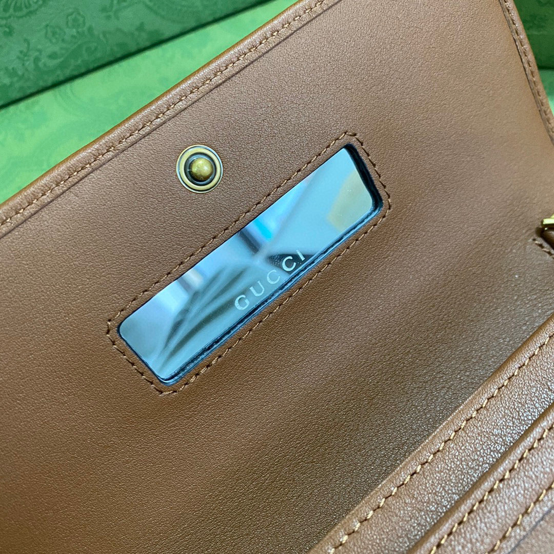 Gucci 658243 Diana chain wallet in Brown