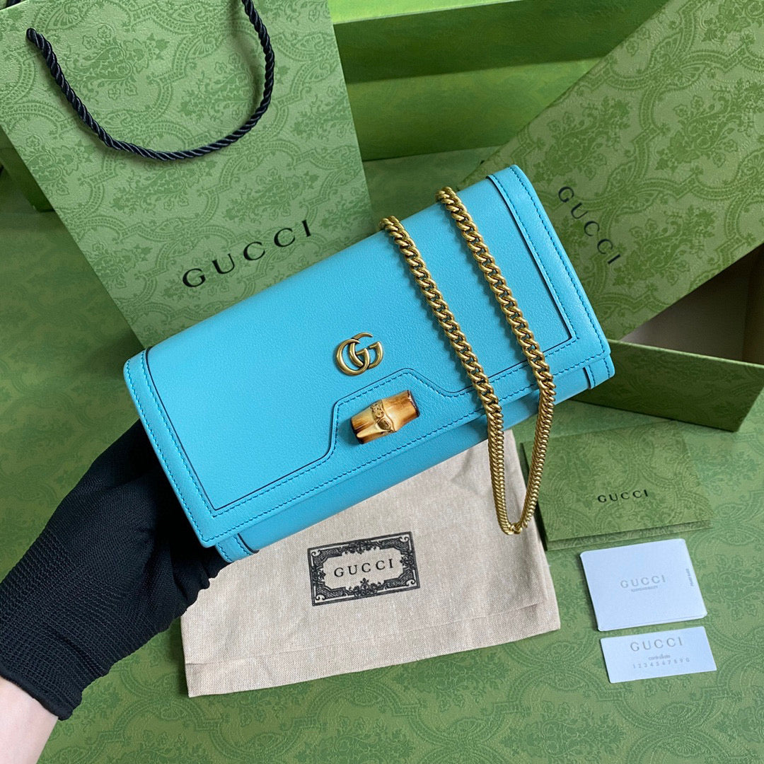 Gucci 658243 Diana chain wallet in Blue - Default Title - View 1