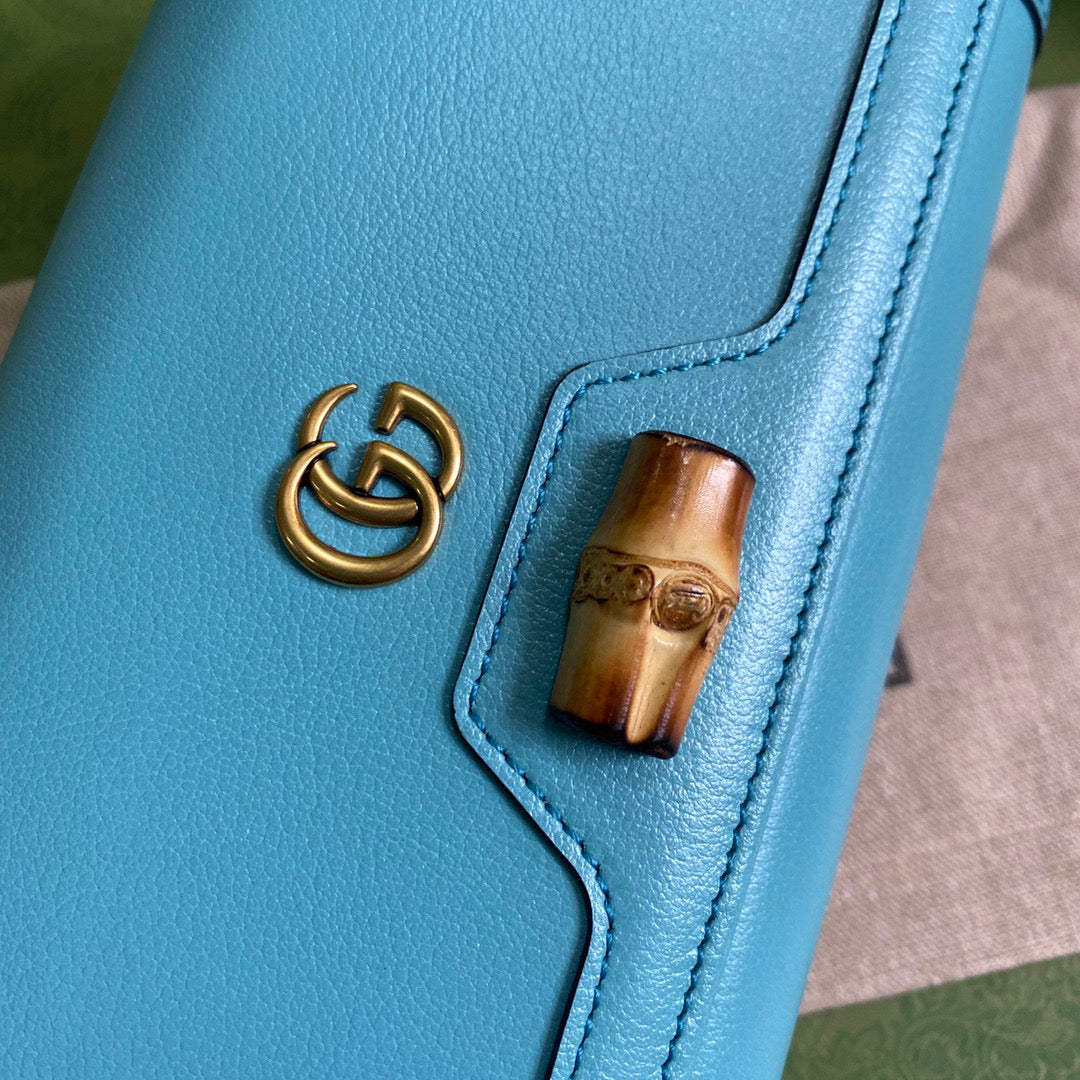 Gucci 658243 Diana chain wallet in Blue