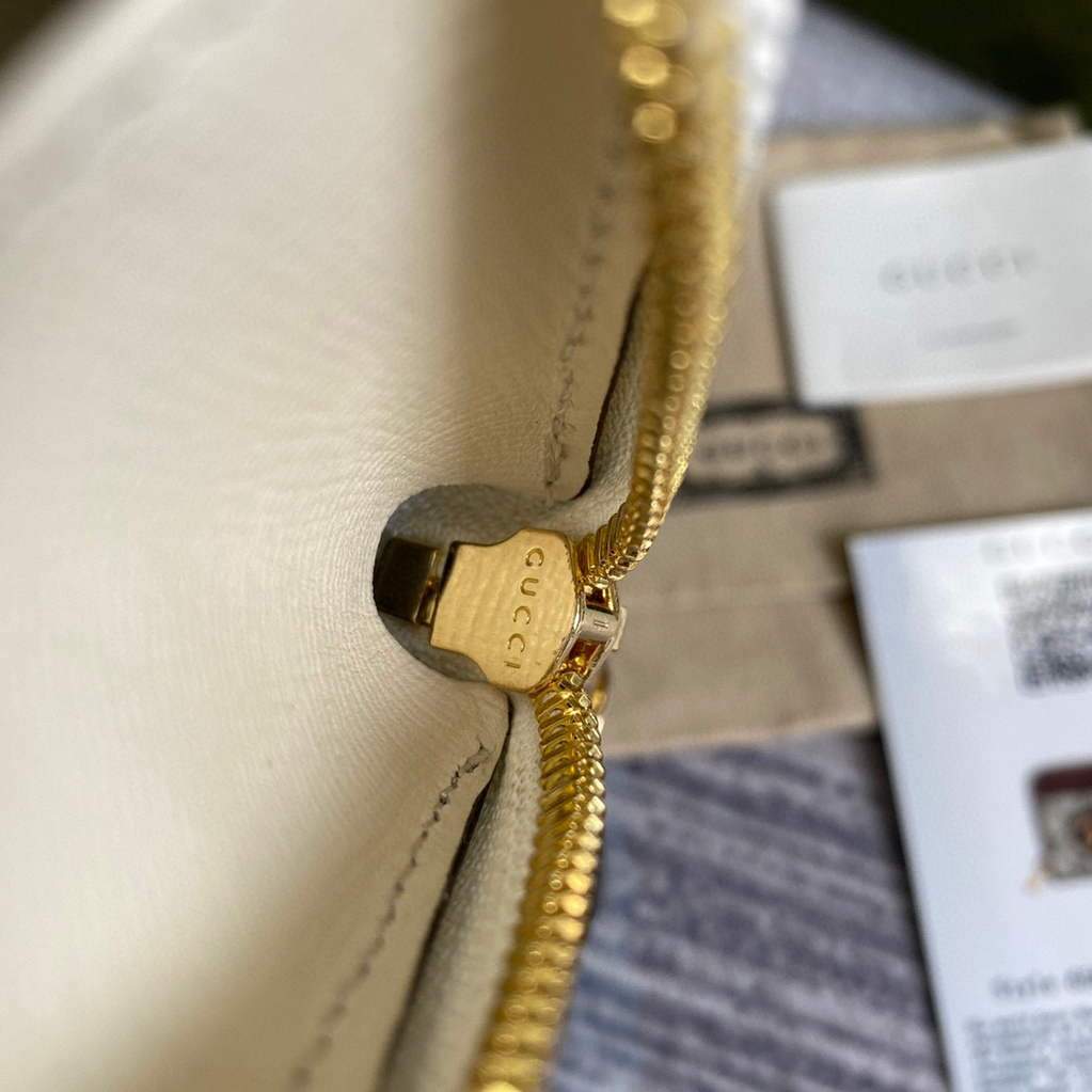 Gucci ?a€?58549 Gucci Horsebit 1955 Card Case White