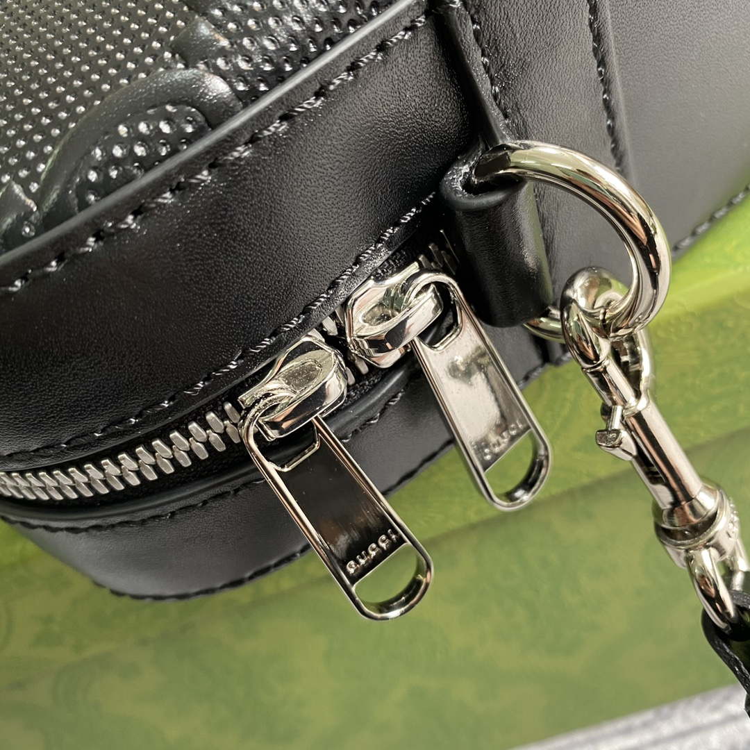 Gucci 658573 Men's GG embossed briefcase Bag Black