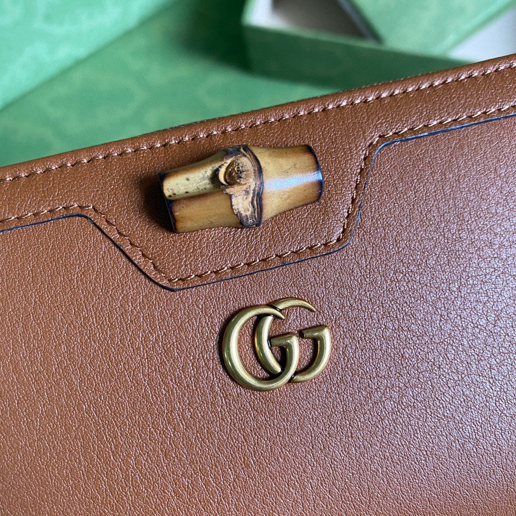 Gucci 658634 Diana Continental Wallet in Brown