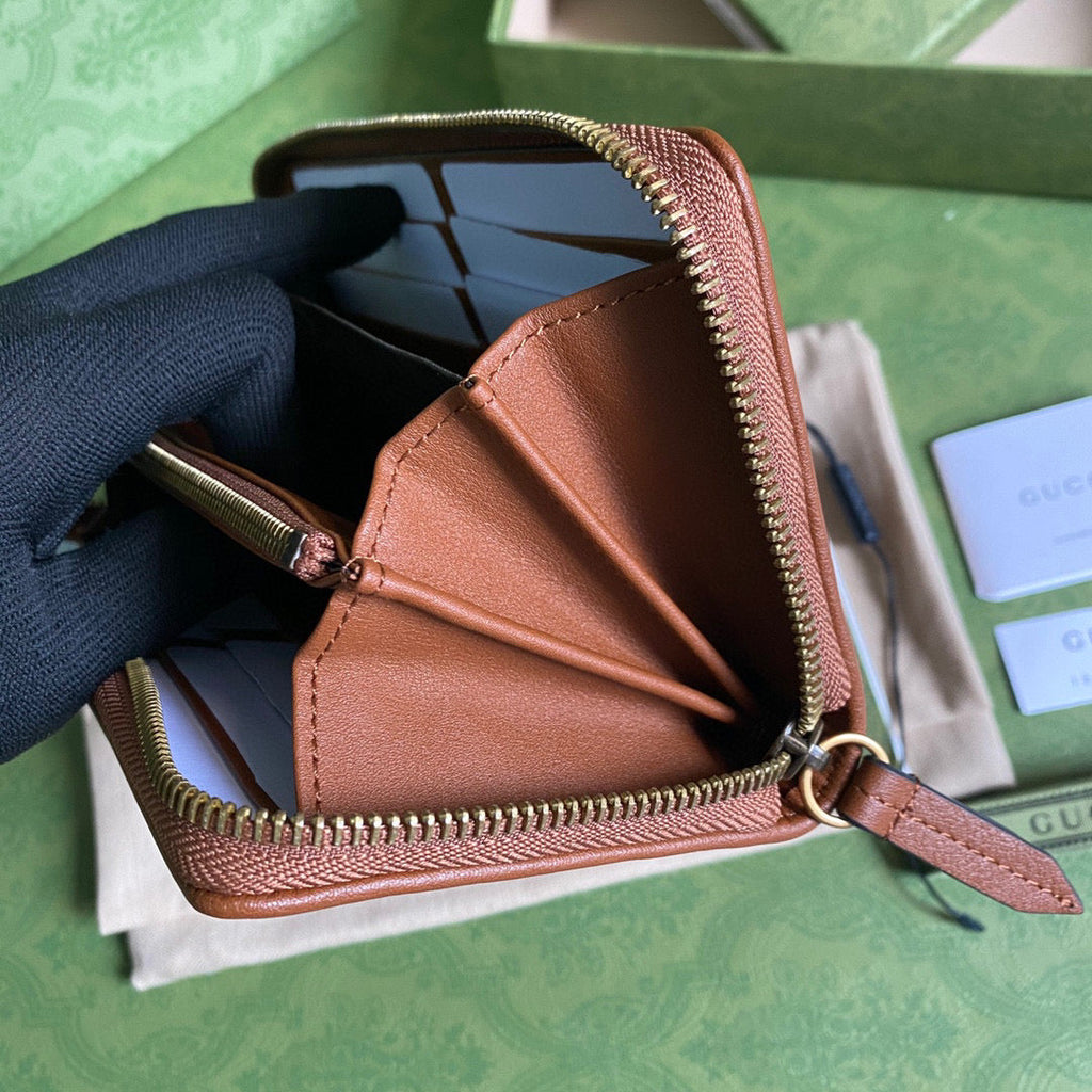 Gucci 658634 Diana Continental Wallet in Brown