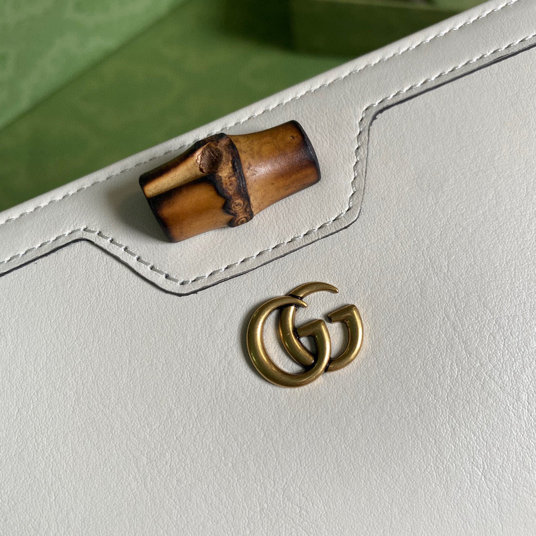 Gucci 658634 Diana Continental Wallet in White