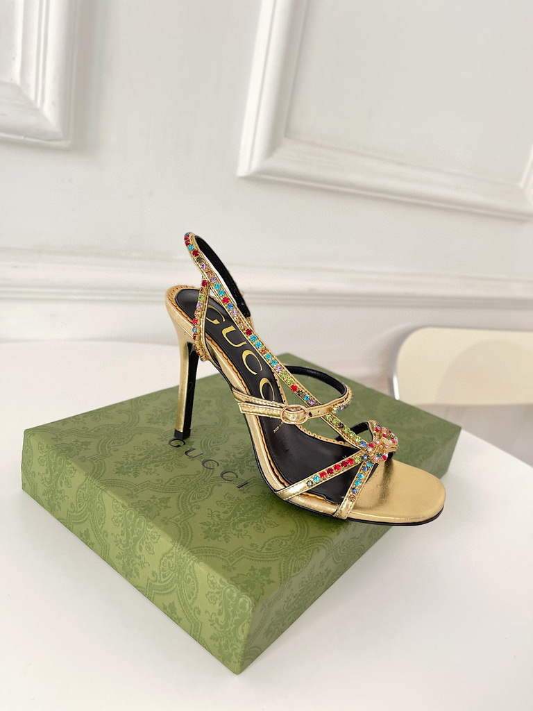 Gucci 659198 Women's sandal with Gold