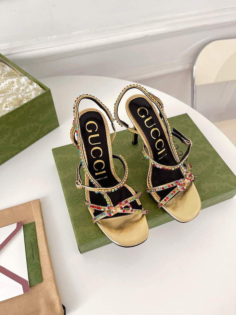 Gucci 659198 Women's sandal with Gold