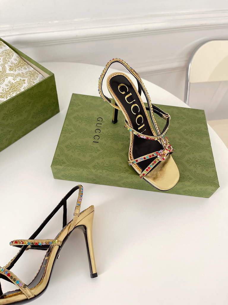 Gucci 659198 Women's sandal with Gold