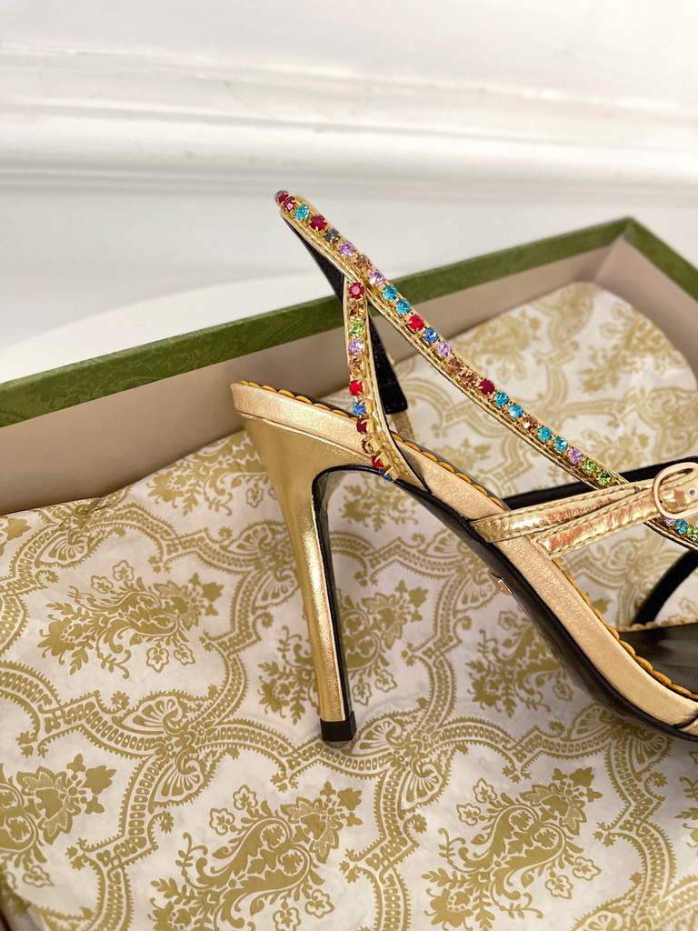 Gucci 659198 Women's sandal with Gold