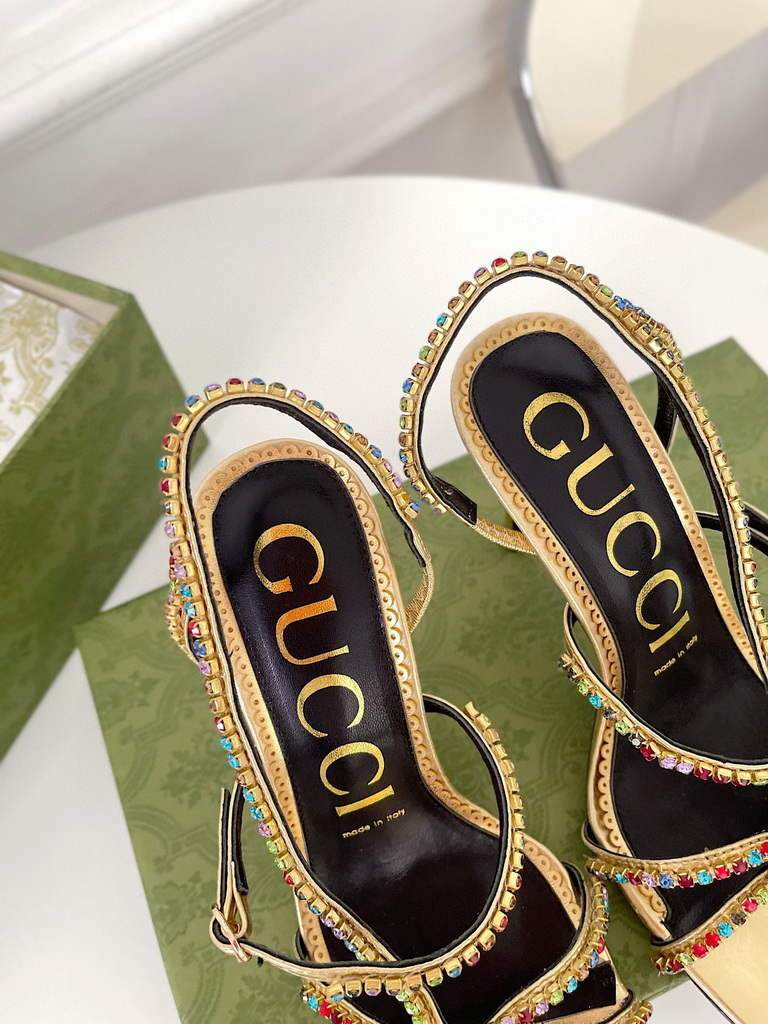 Gucci 659198 Women's sandal with Gold