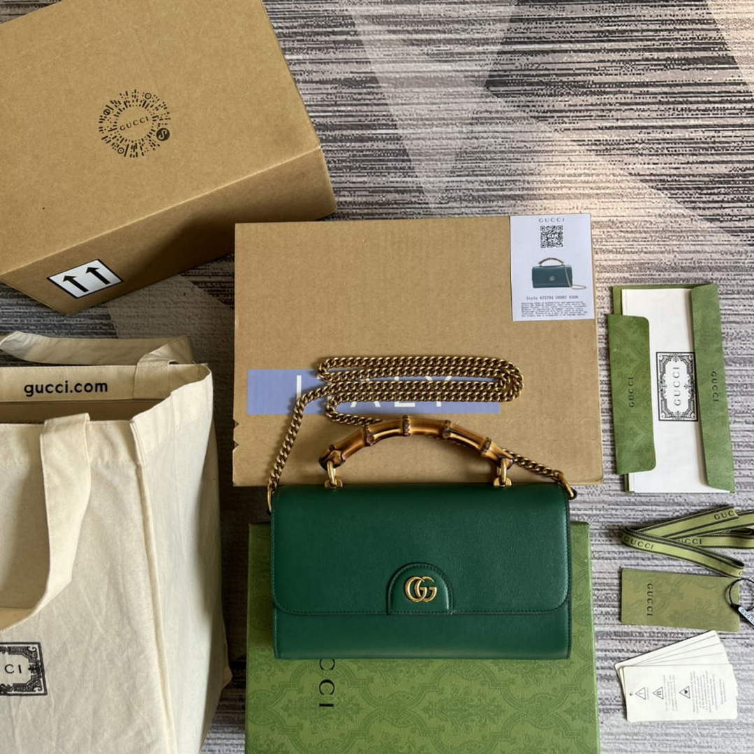 Gucci 675794 Gucci Diana Small Shoulder Bag Green - Default Title - View 1