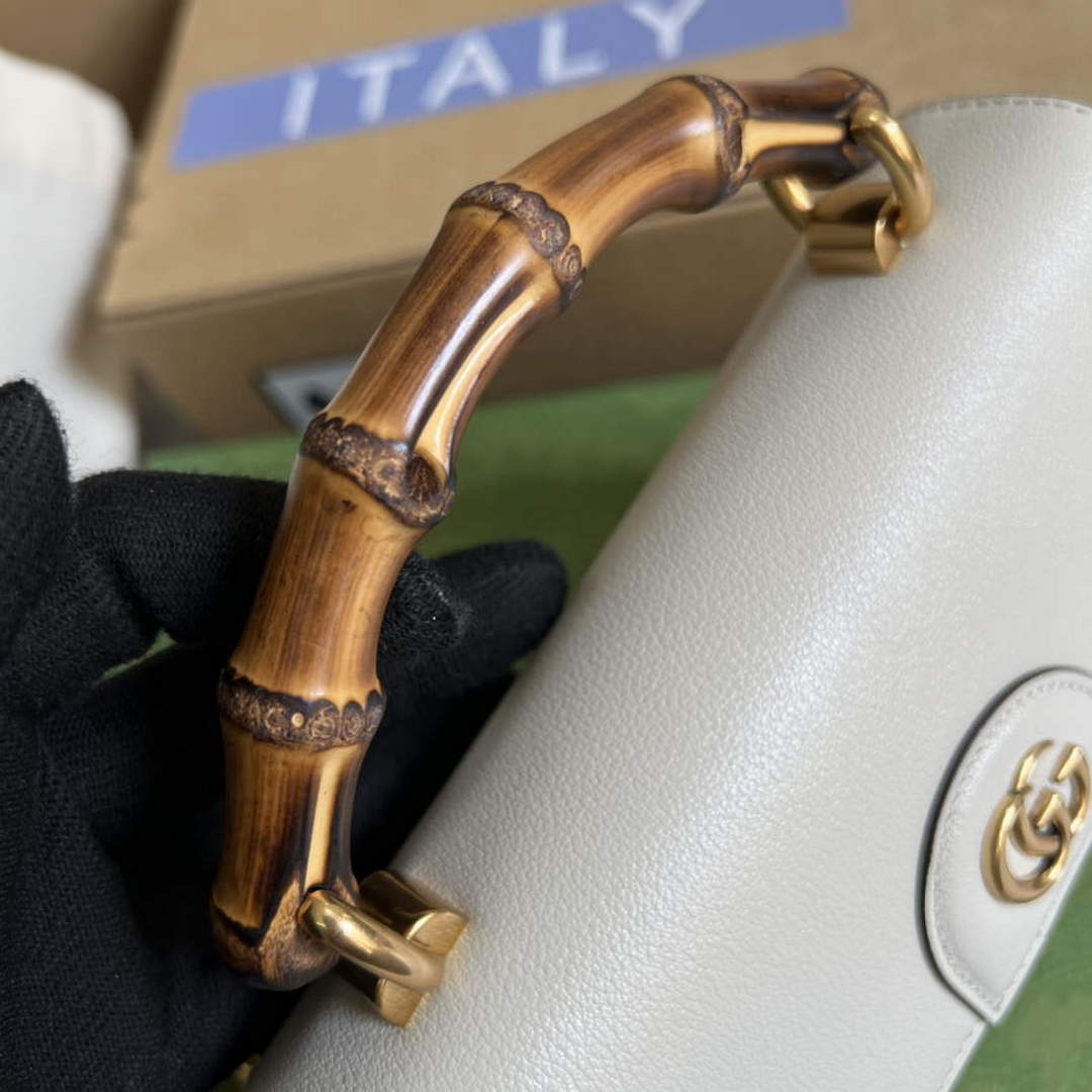 Gucci 675795 Gucci Diana mini shoulder bag White