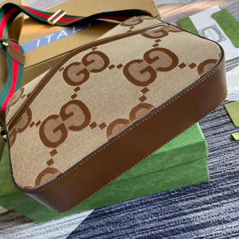 Gucci 675891 Messenger bag with jumbo GG Brown