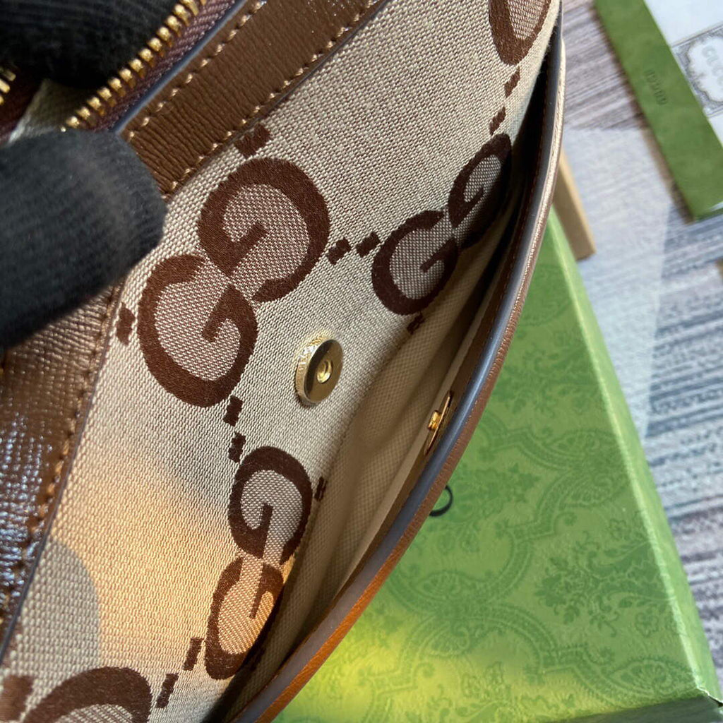 Gucci 675891 Messenger bag with jumbo GG Brown