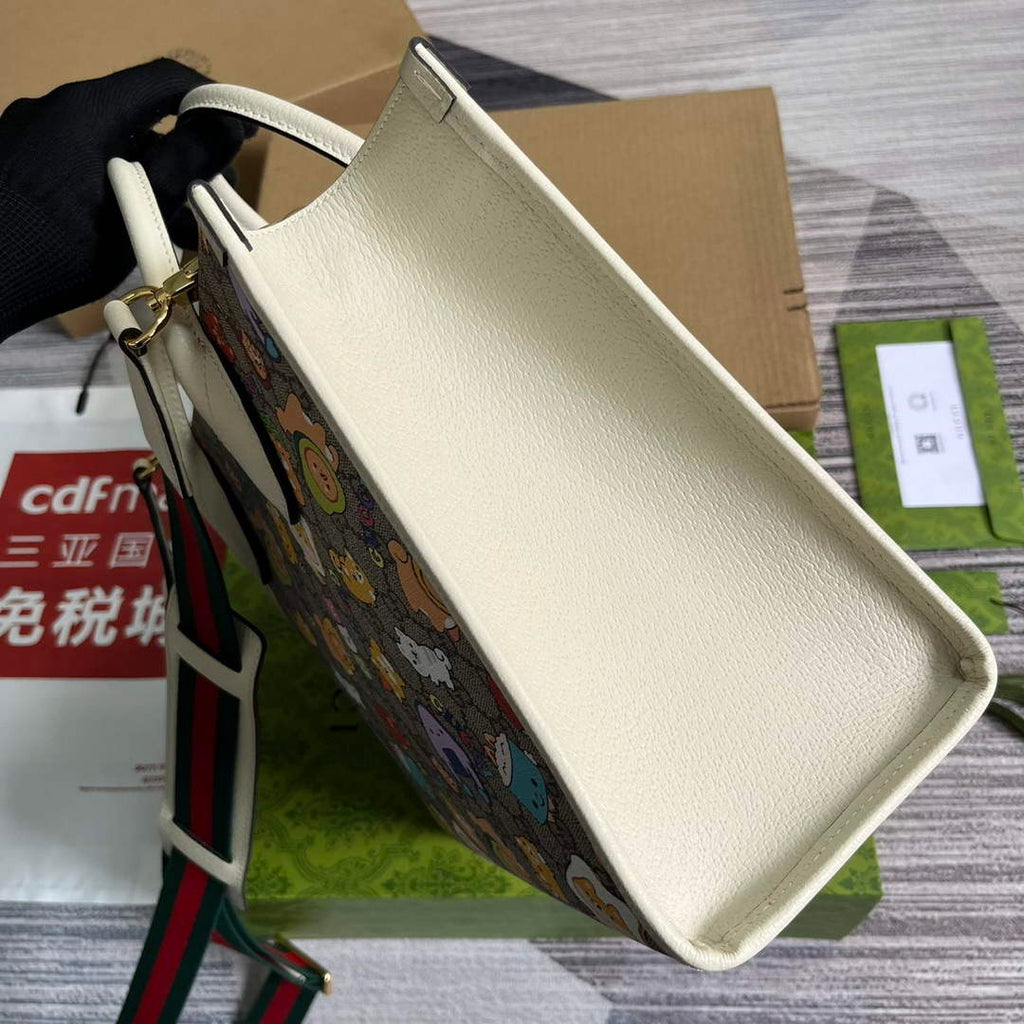 Gucci 680956 Gucci animal print small tote bag
