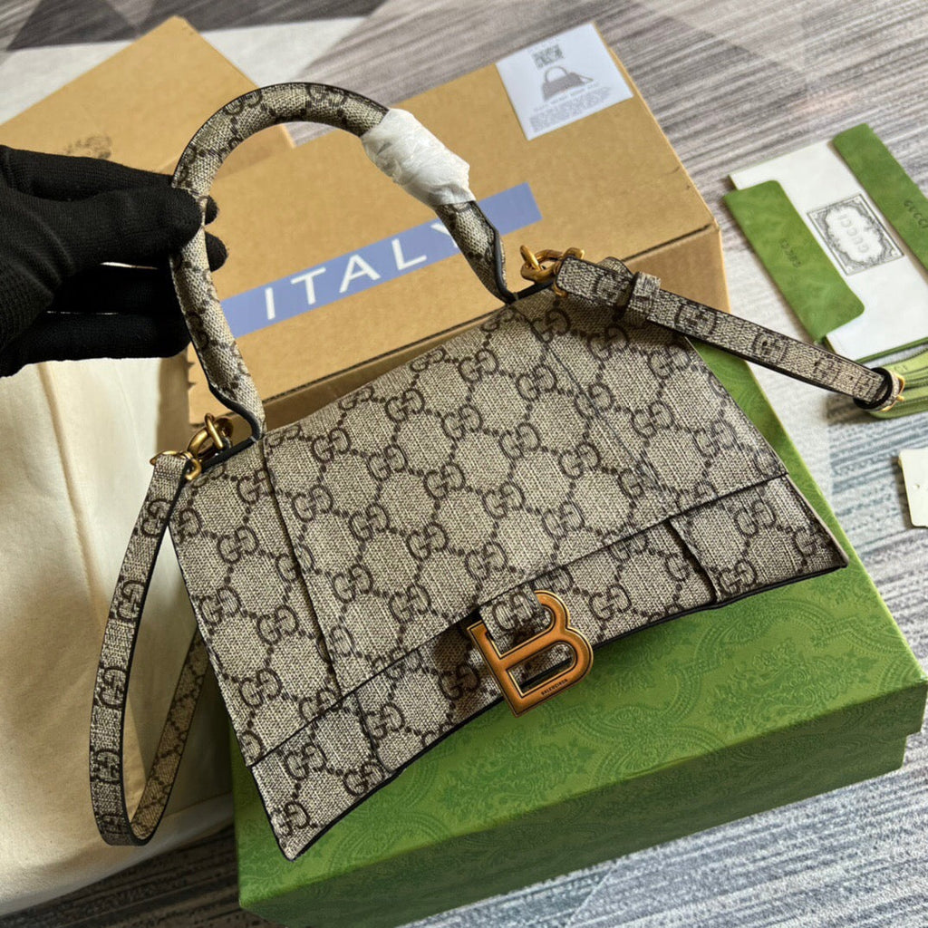 Gucci 681697 The Hacker Project Small Hourglass bag Beige and ebony