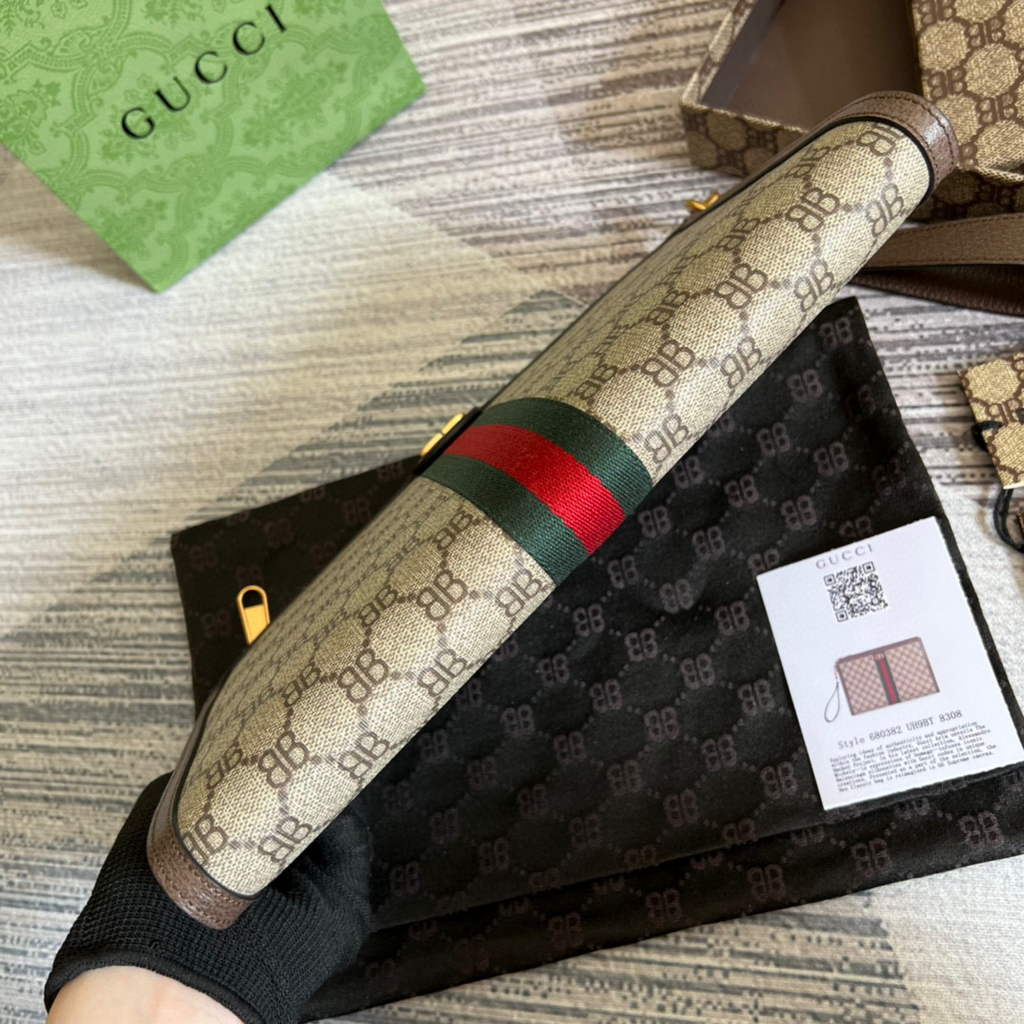 Gucci ?688378 Gucci pouch Bag Begie