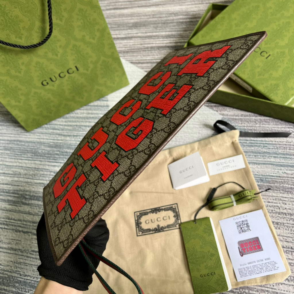 Gucci ?688378 Gucci Tiger pouch Bag Brown Print Logo