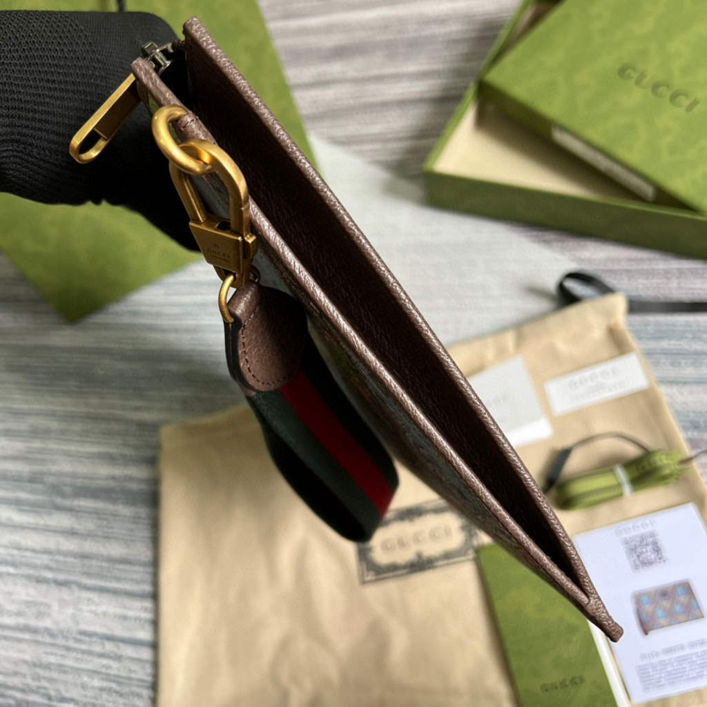 Gucci ?688378 Gucci Tiger pouch Bag Brown
