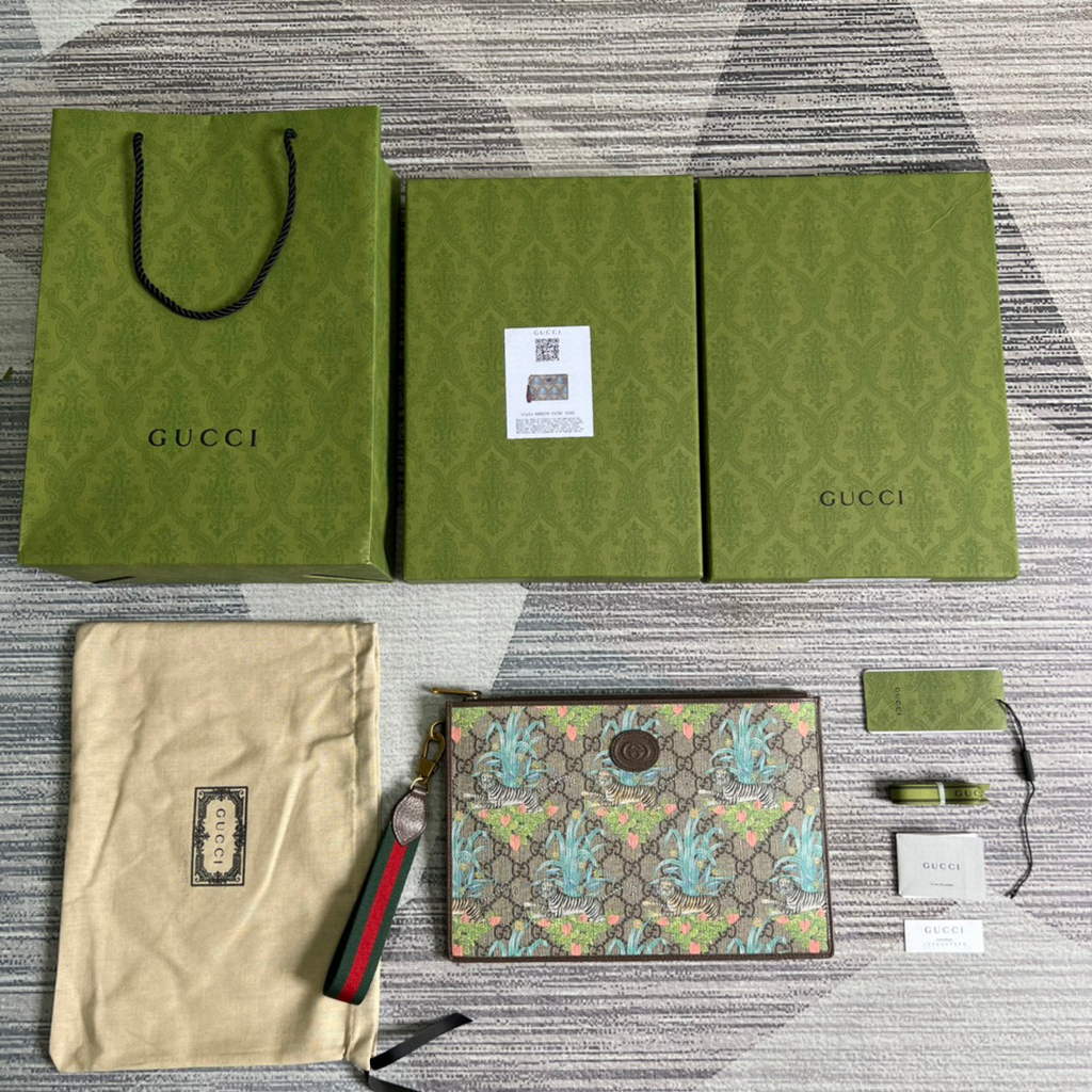 Gucci ?688378 Gucci Tiger pouch Bag Brown