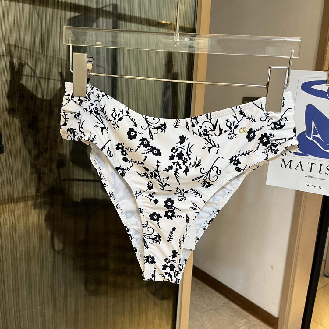 Gucci 688999 Fashion Bikini Swimsuit G65946