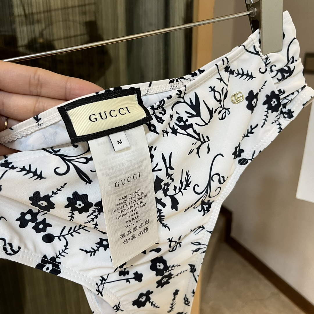Gucci 688999 Fashion Bikini Swimsuit G65946
