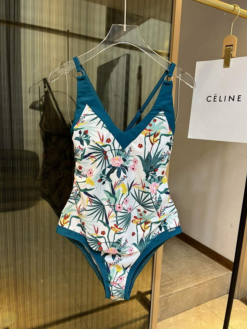 Gucci 688999 Fashion Bikini Swimsuit G65947