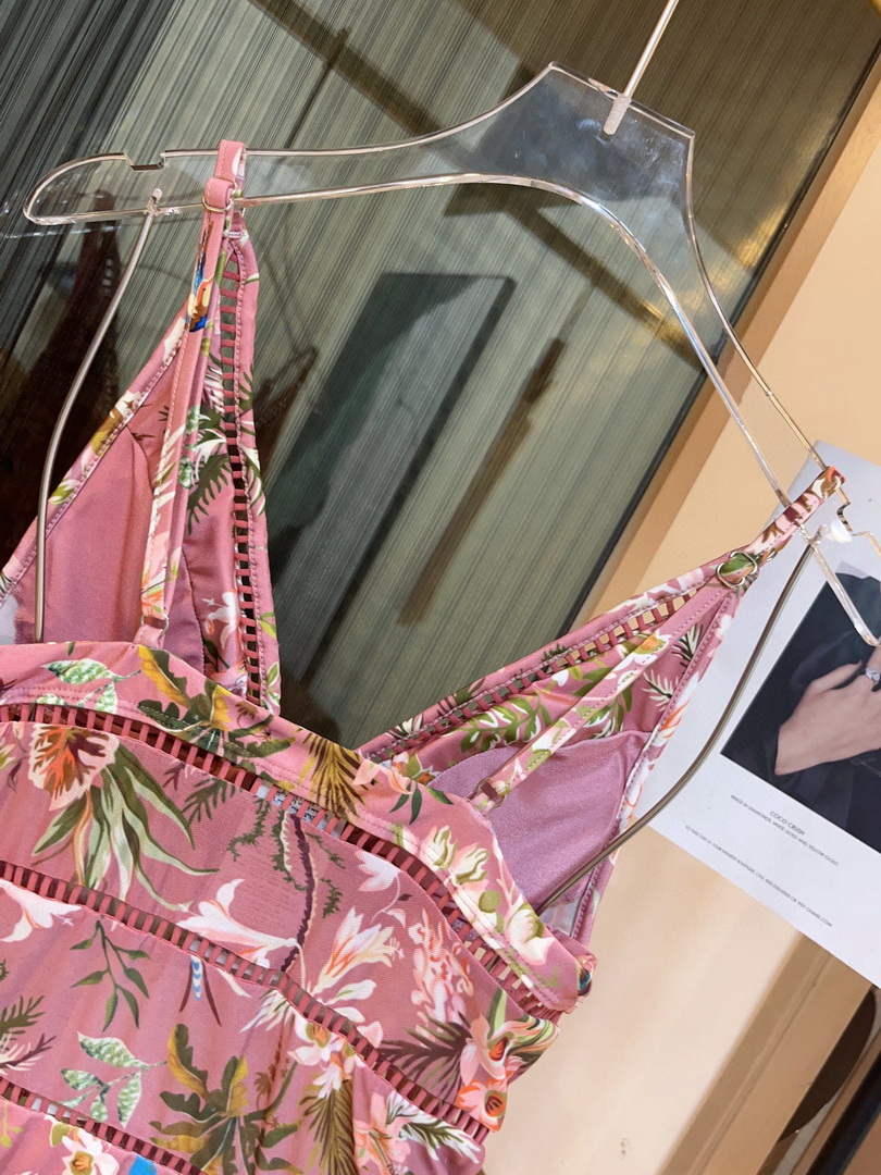 Gucci 688999 Fashion Bikini Swimsuit G65950