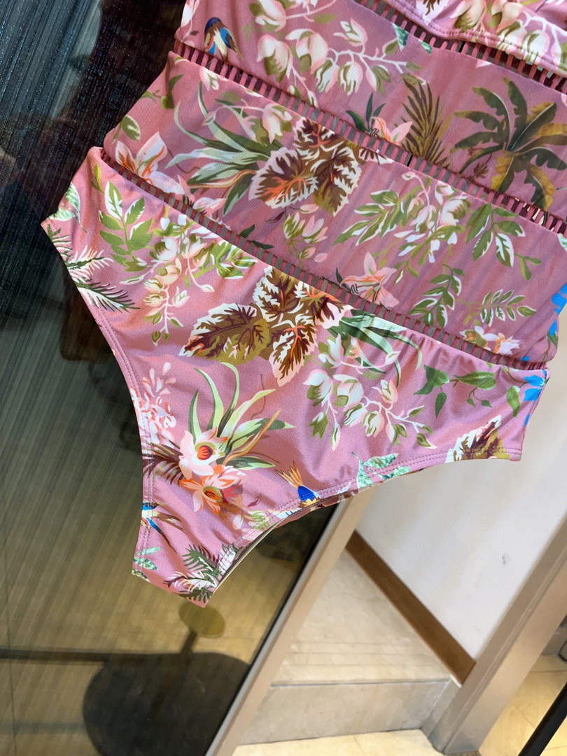 Gucci 688999 Fashion Bikini Swimsuit G65950