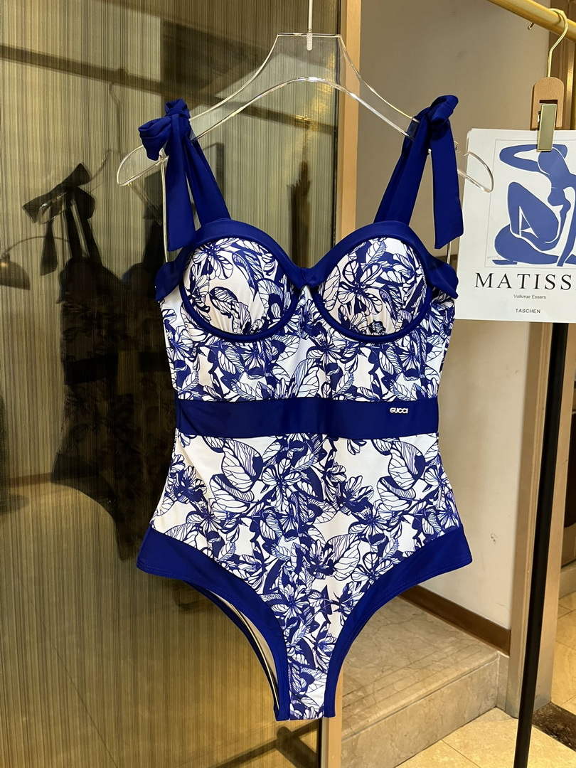 Gucci 688999 Fashion Bikini Swimsuit G65952