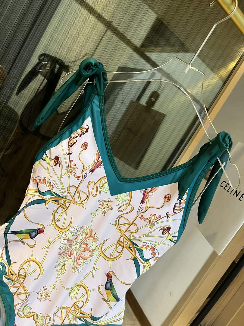 Gucci 688999 Fashion Bikini Swimsuit G65954