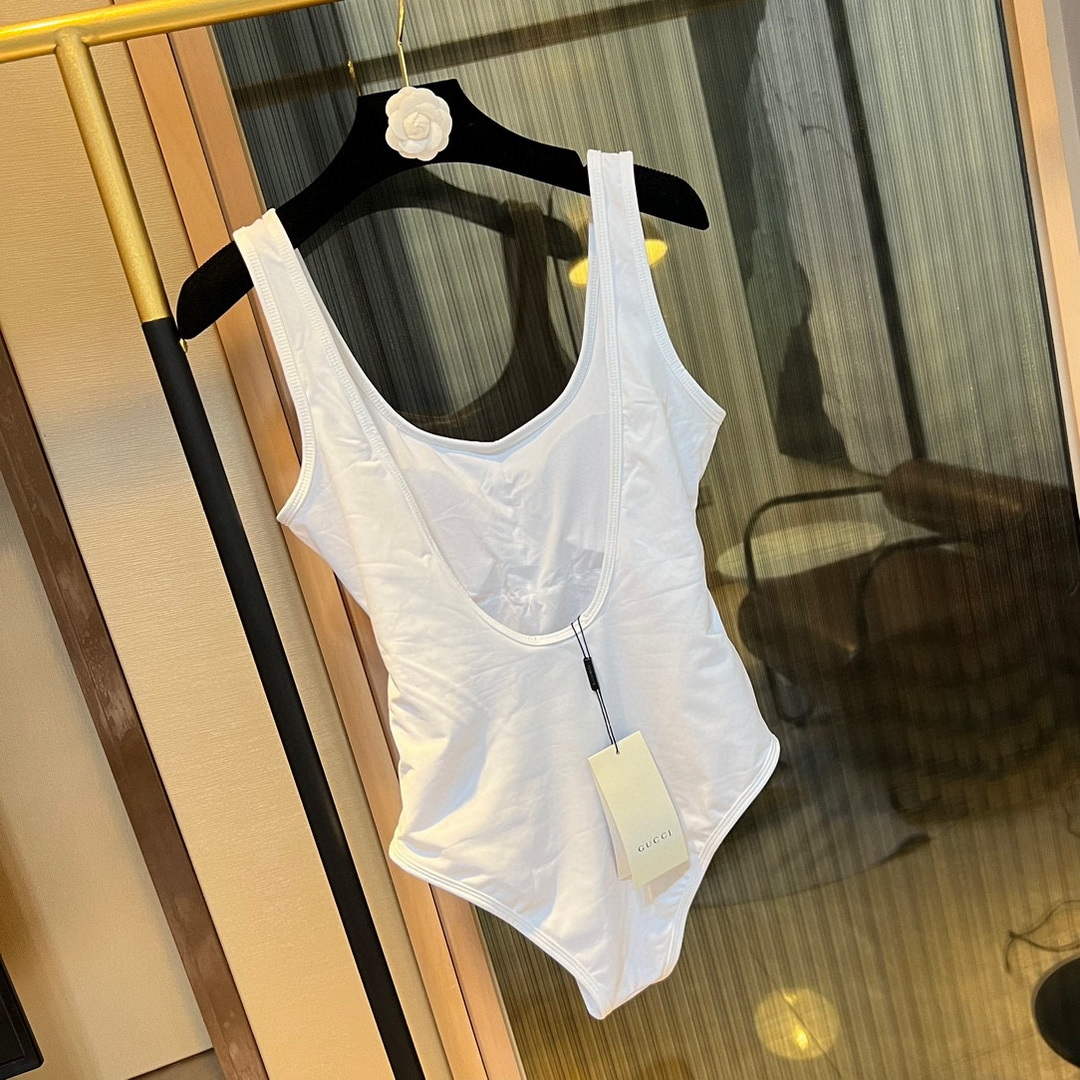 Gucci 688999 Fashion Bikini Swimsuit G65956