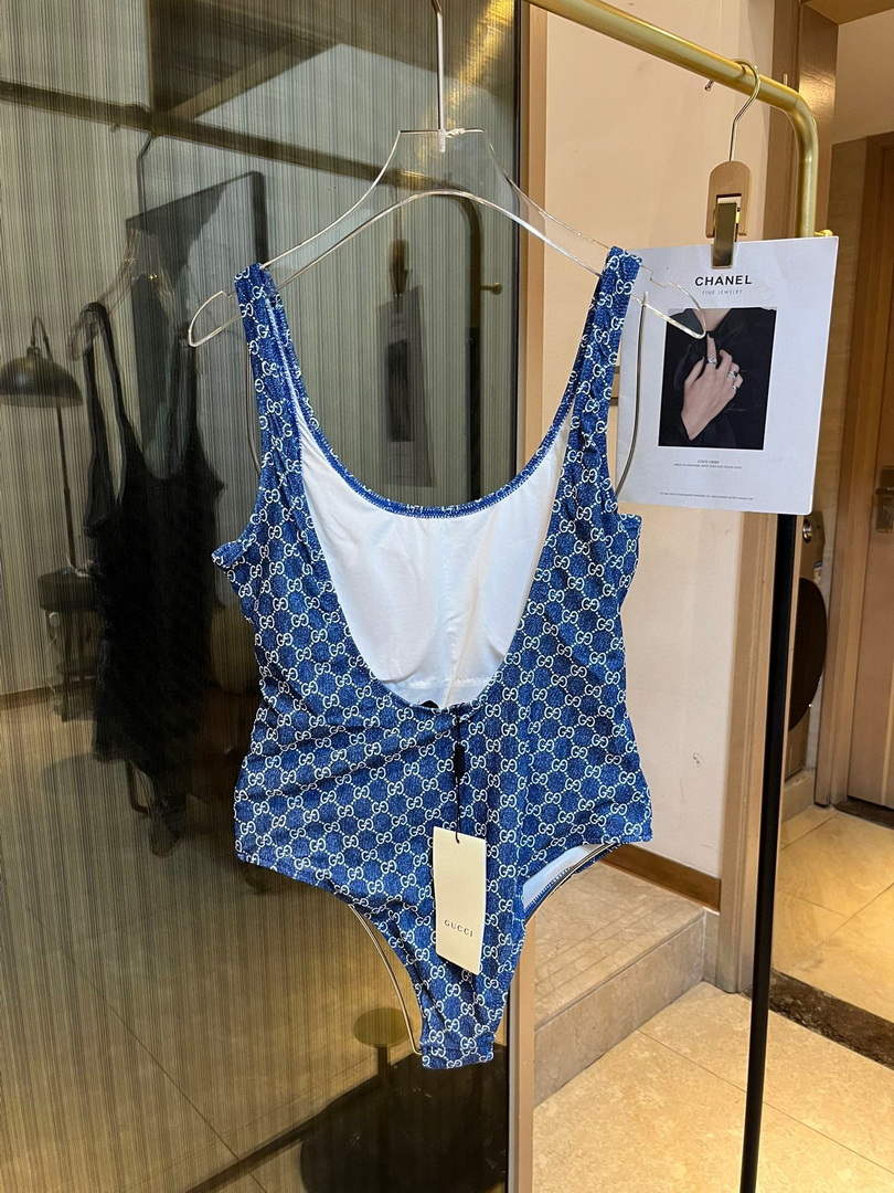 Gucci 688999 Fashion Bikini Swimsuit G65957