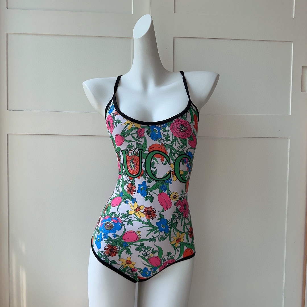 Gucci 688999 Fashion Bikini Swimsuit G65959