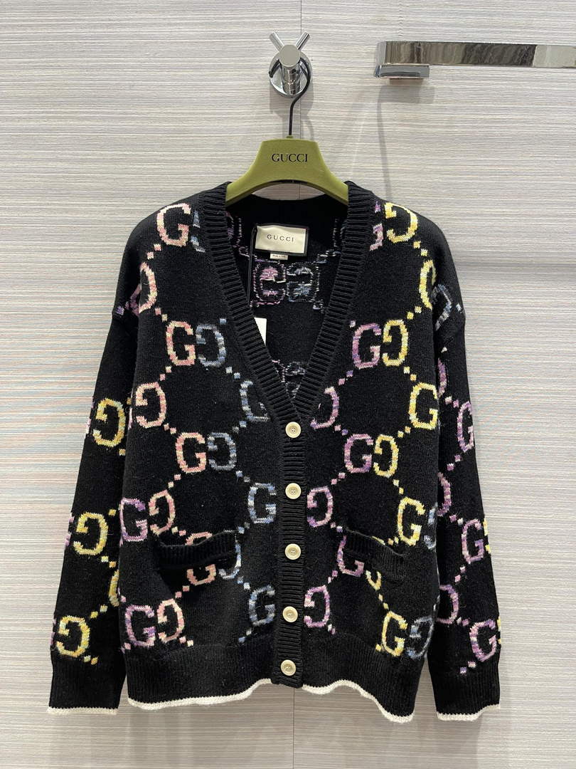 Gucci 692696 Women's Reversible GG wool jacquard cardigan G66854