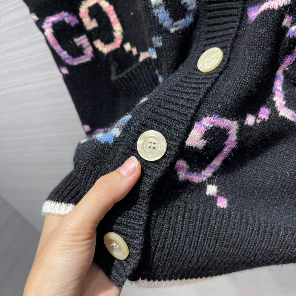 Gucci 692696 Women's Reversible GG wool jacquard cardigan G66854