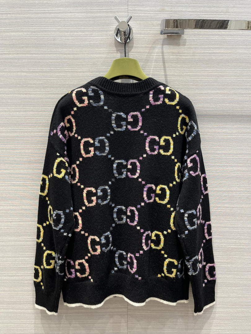 Gucci 692696 Women's Reversible GG wool jacquard cardigan G66854