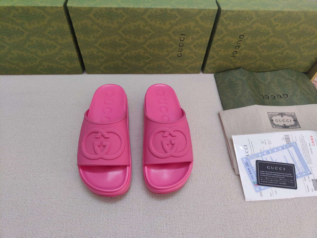 Gucci 692845 Women's Slide With Interlocking G G38256