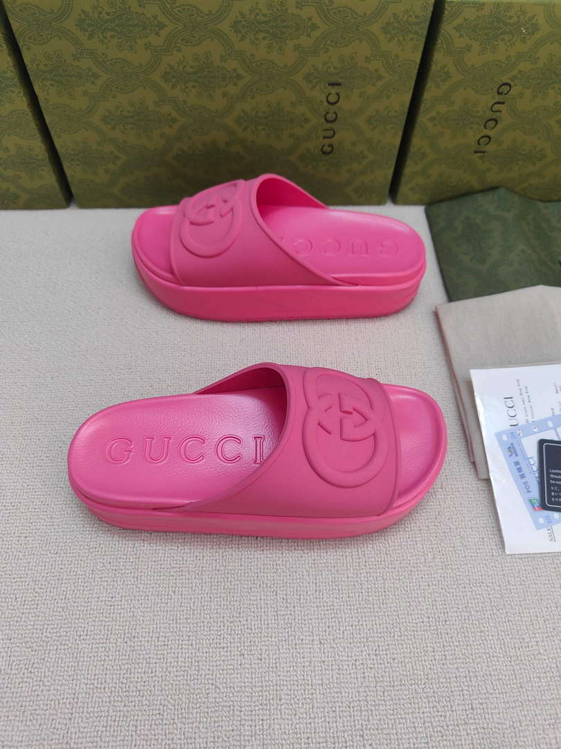 Gucci 692845 Women's Slide With Interlocking G G38256