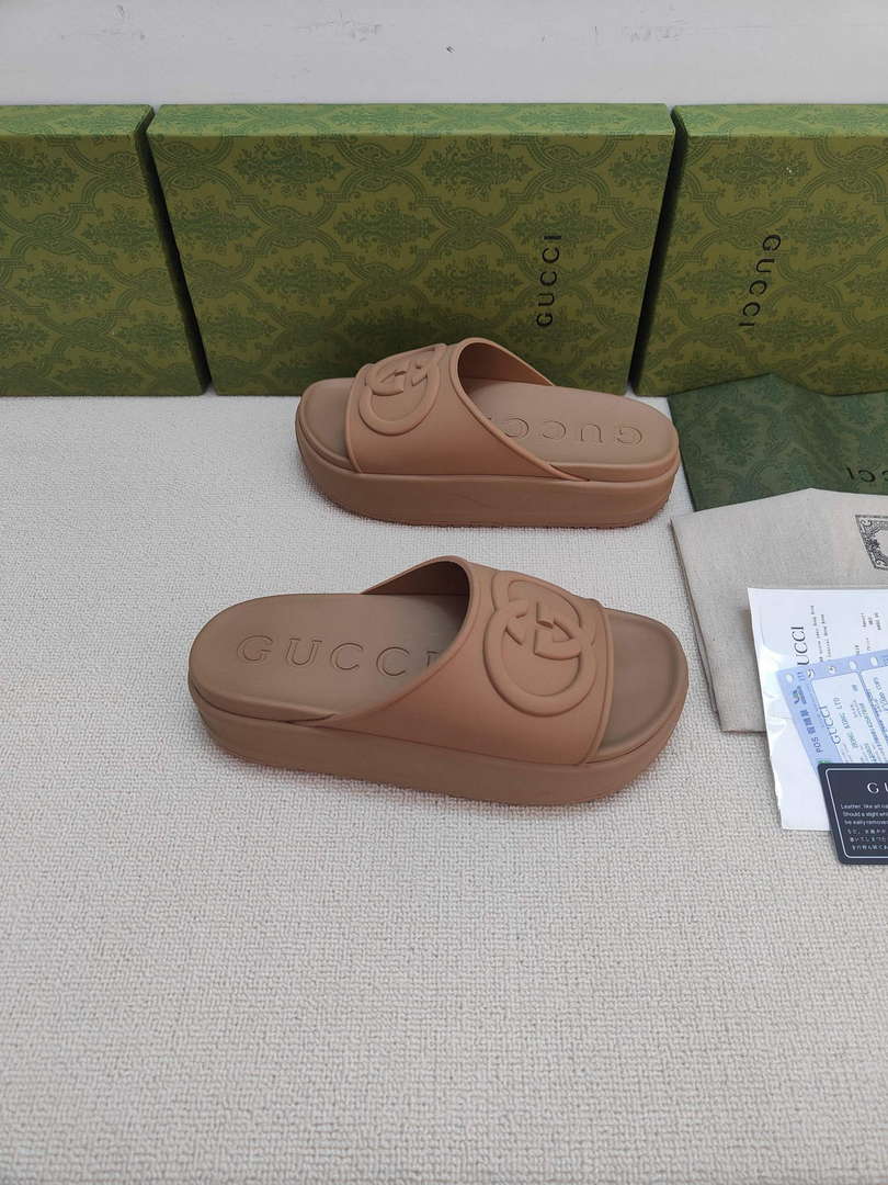 Gucci 692845 Women's Slide With Interlocking G G38257 - US 4=Euro 35 - View 4