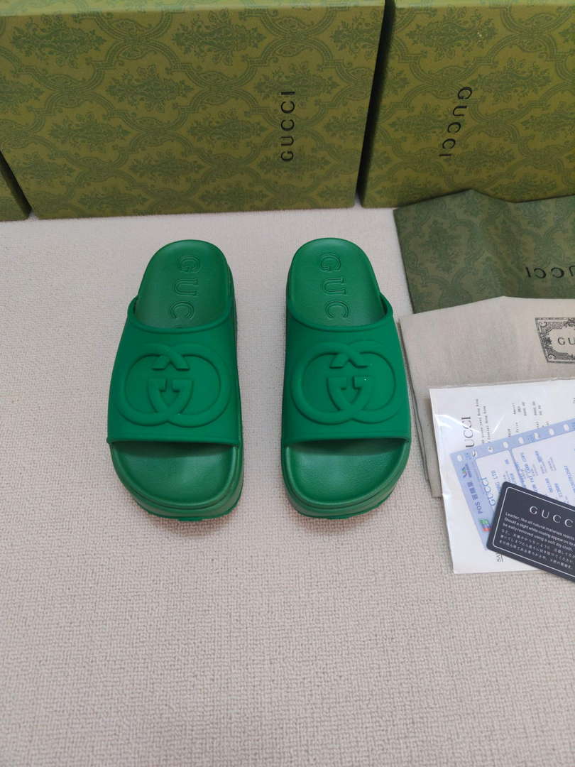 Gucci 692845 Women's Slide With Interlocking G G38260
