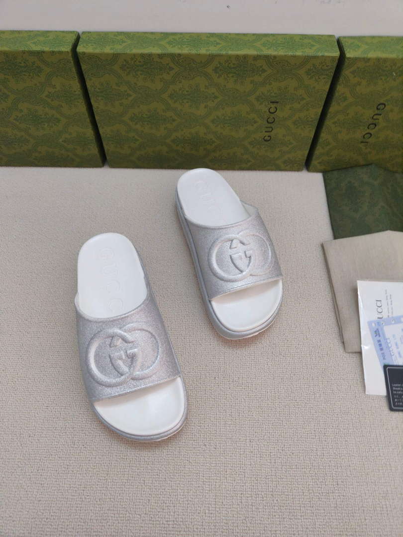 Gucci 692845 Women's Slide With Interlocking G G38261 - US 4=Euro 35 - View 3