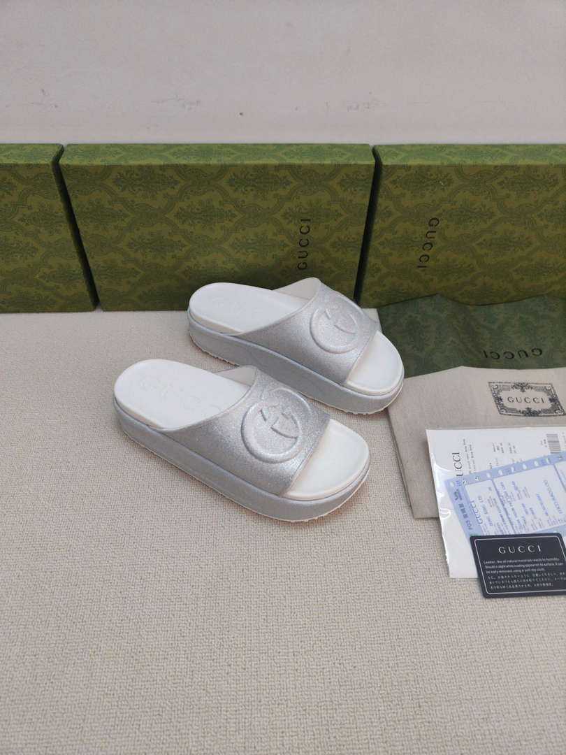 Gucci 692845 Women's Slide With Interlocking G G38261 - US 4=Euro 35 - View 4