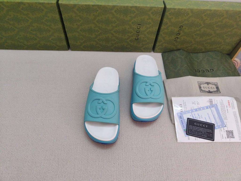 Gucci 692845 Women's Slide With Interlocking G G38264