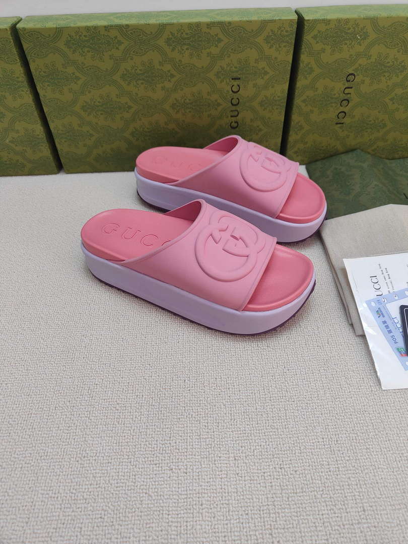 Gucci 692845 Women's Slide With Interlocking G G38265