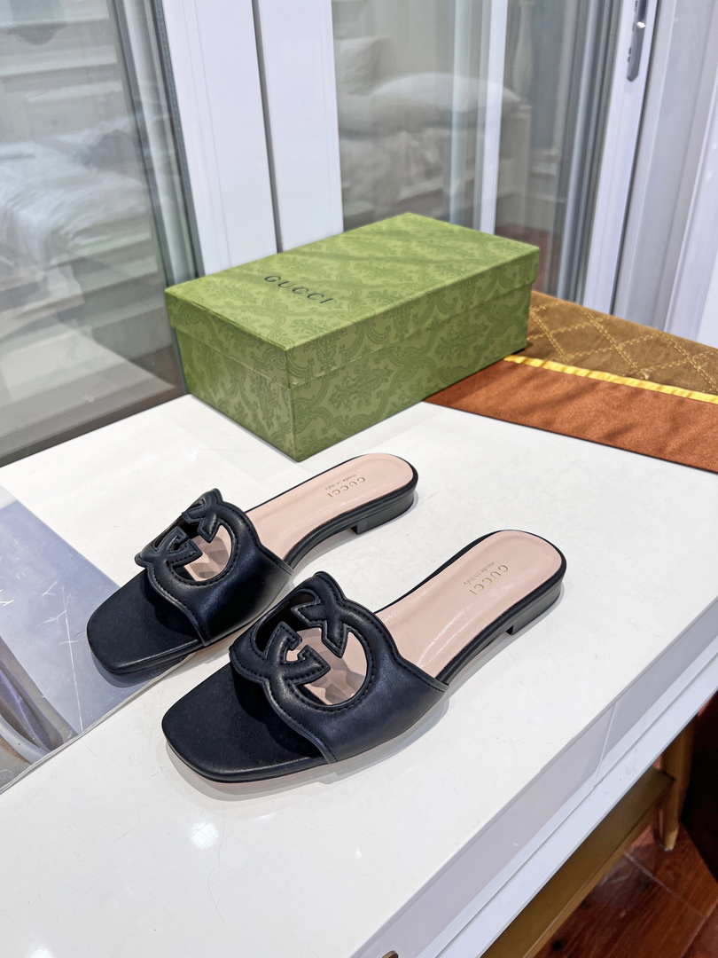 Gucci 694451 Women's Interlocking G cut-out slide sandal Black