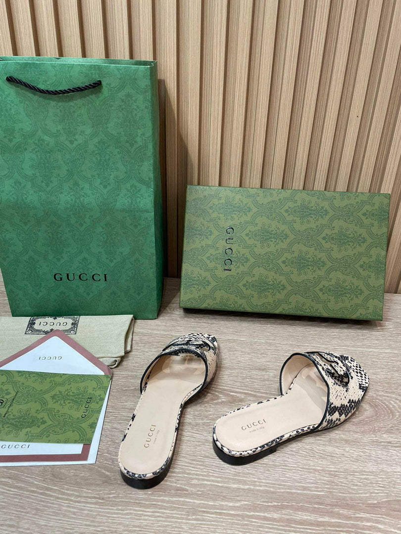 Gucci 694451 Women's Interlocking G cut-out slide sandal G66762