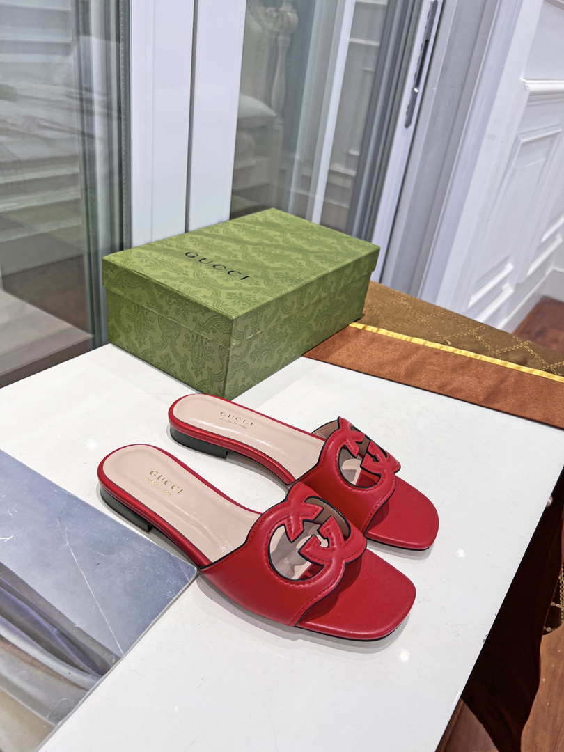 Gucci 694451 Women's Interlocking G cut-out slide sandal Red