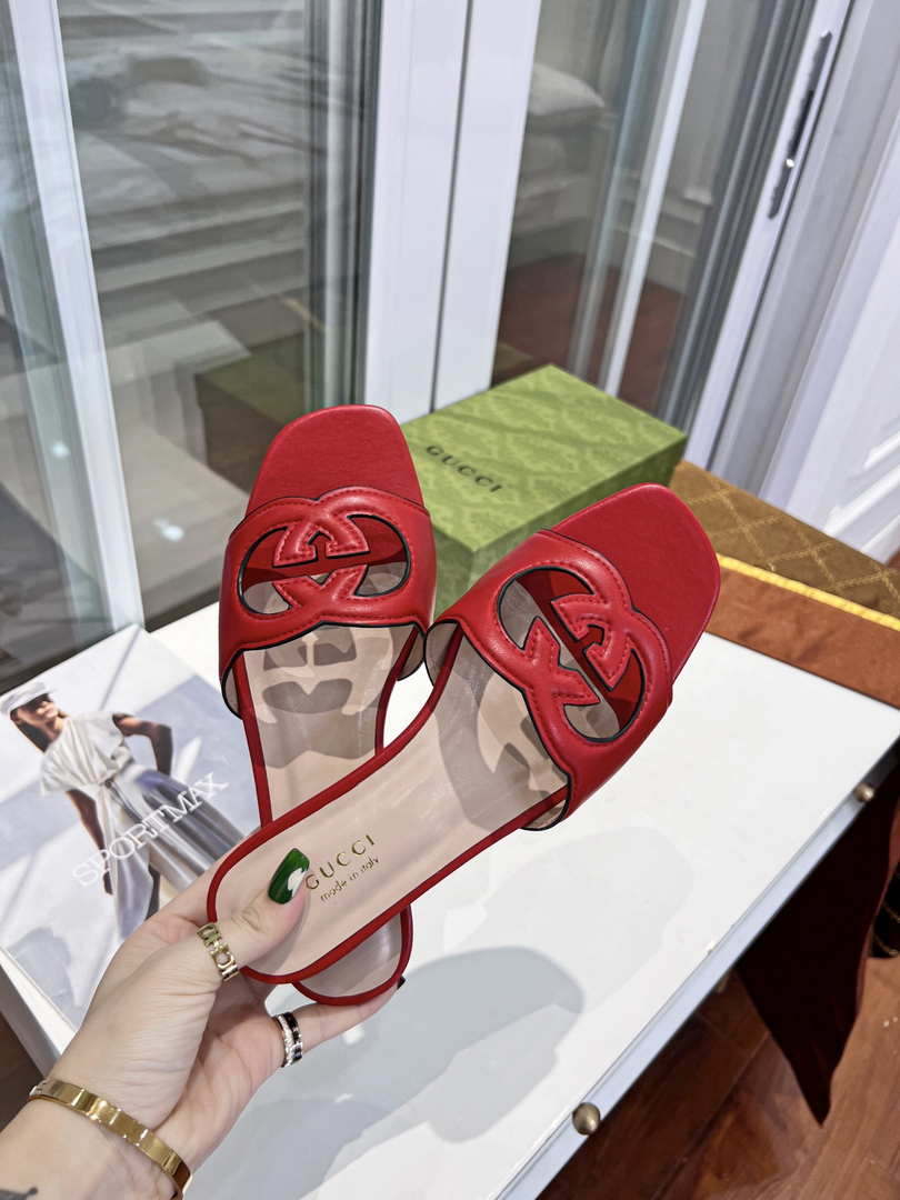 Gucci 694451 Women's Interlocking G cut-out slide sandal Red