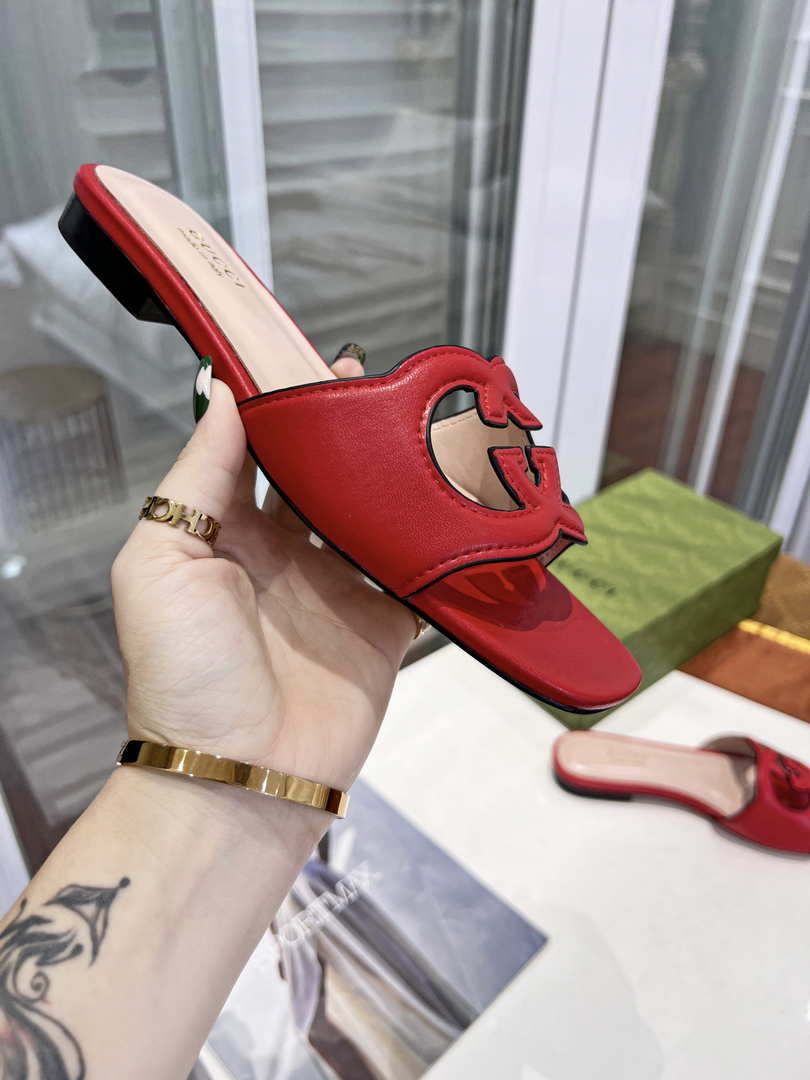 Gucci 694451 Women's Interlocking G cut-out slide sandal Red