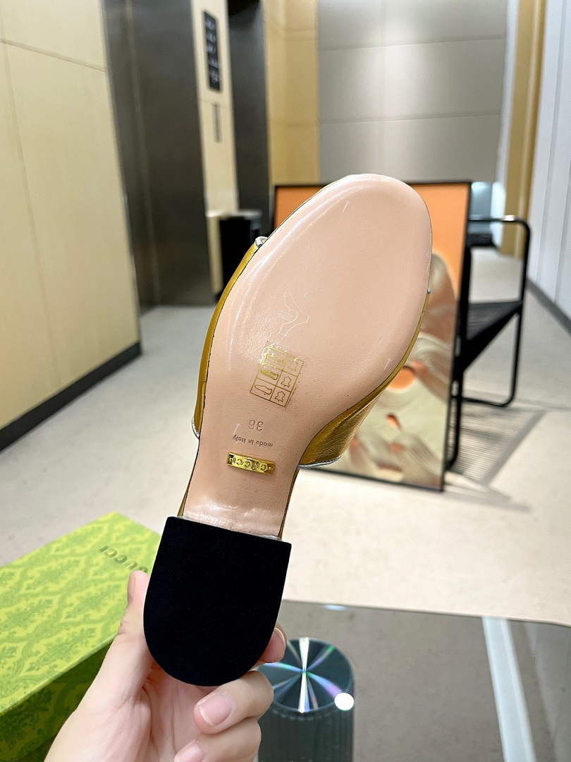 Gucci 695202 Women's Double G Slide Sandal G56240